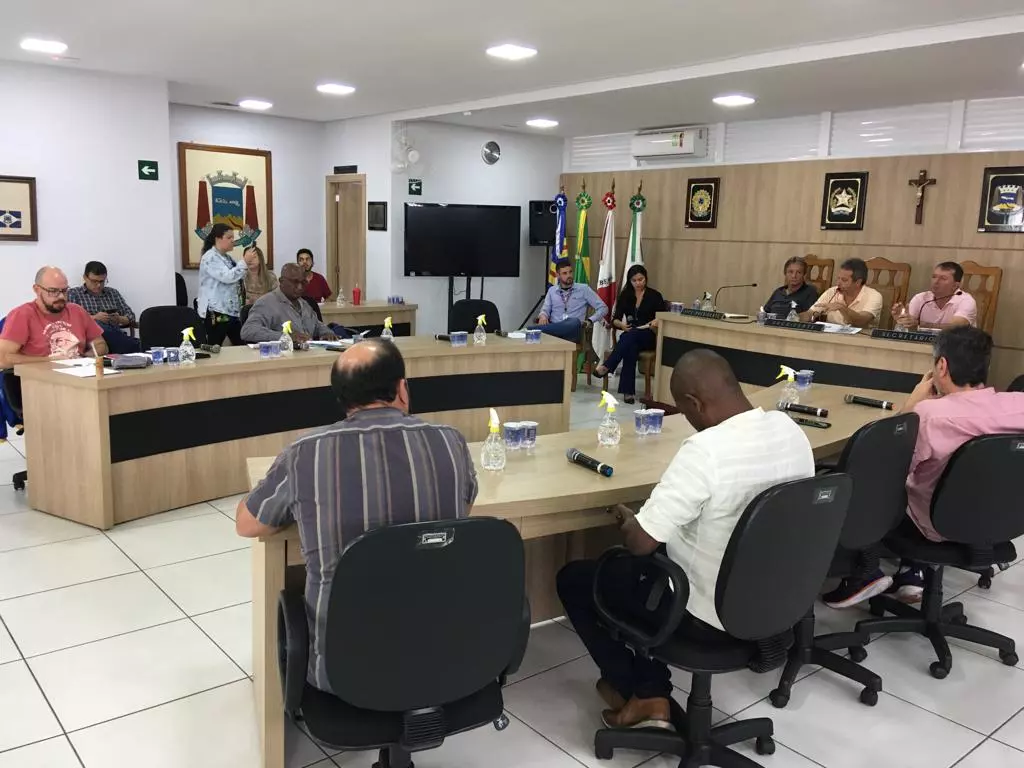 MRS Logística e vereadores discutem melhorias na malha ferroviária em Santos Dumont